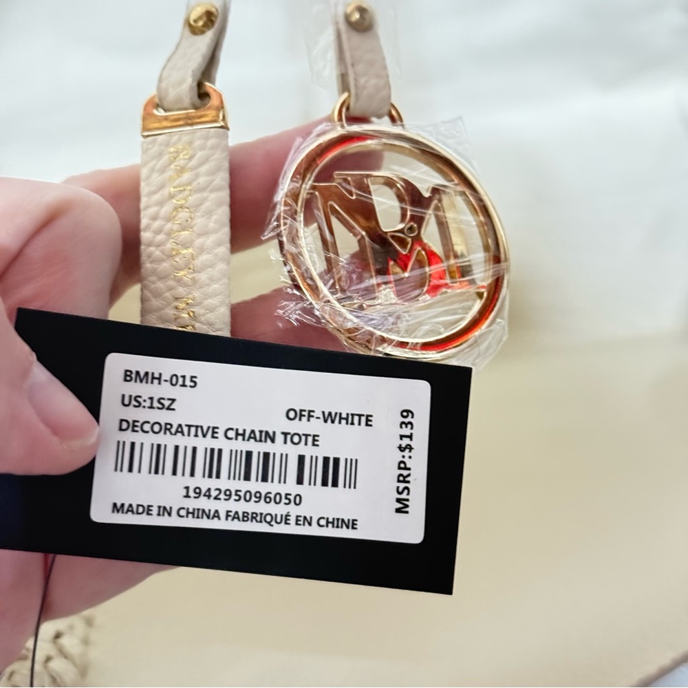 Badgley Mischka Off White Leather Shoulder Bag with Gold Chain Detail and Charm - Picture 3 of 7